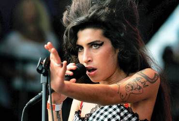 hommage-a-amy-winehouse-2011-07-25-12h04-41