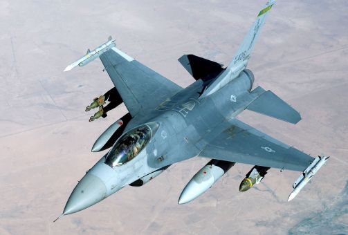 Avion de combat f16