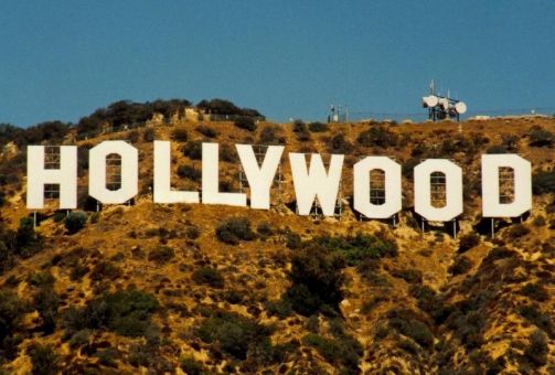 Nombre de films produits par Hollywood chaque année 