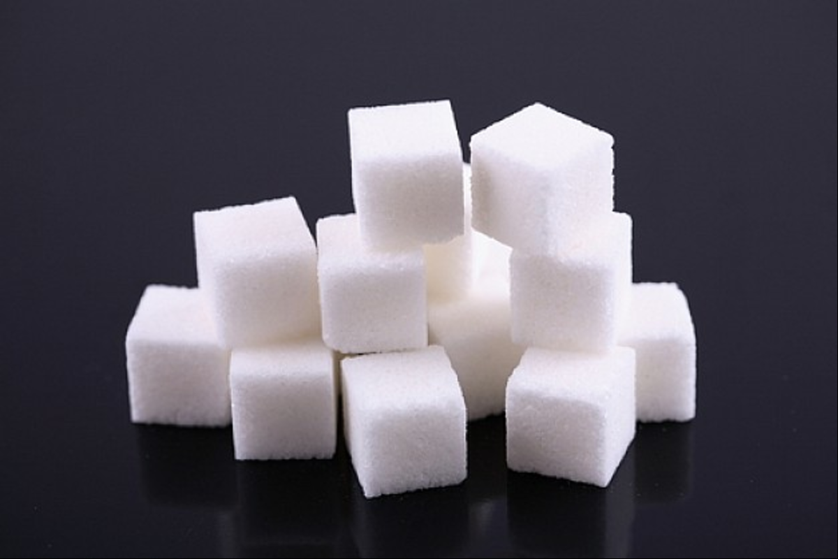 Рафинированный сахар это. Сахара-рафинада. Сахар в кубиках. Рафинированный сахар. Сахар кусочками.
